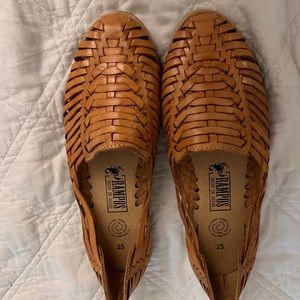 Women’s Mexican sandals (huaraches)